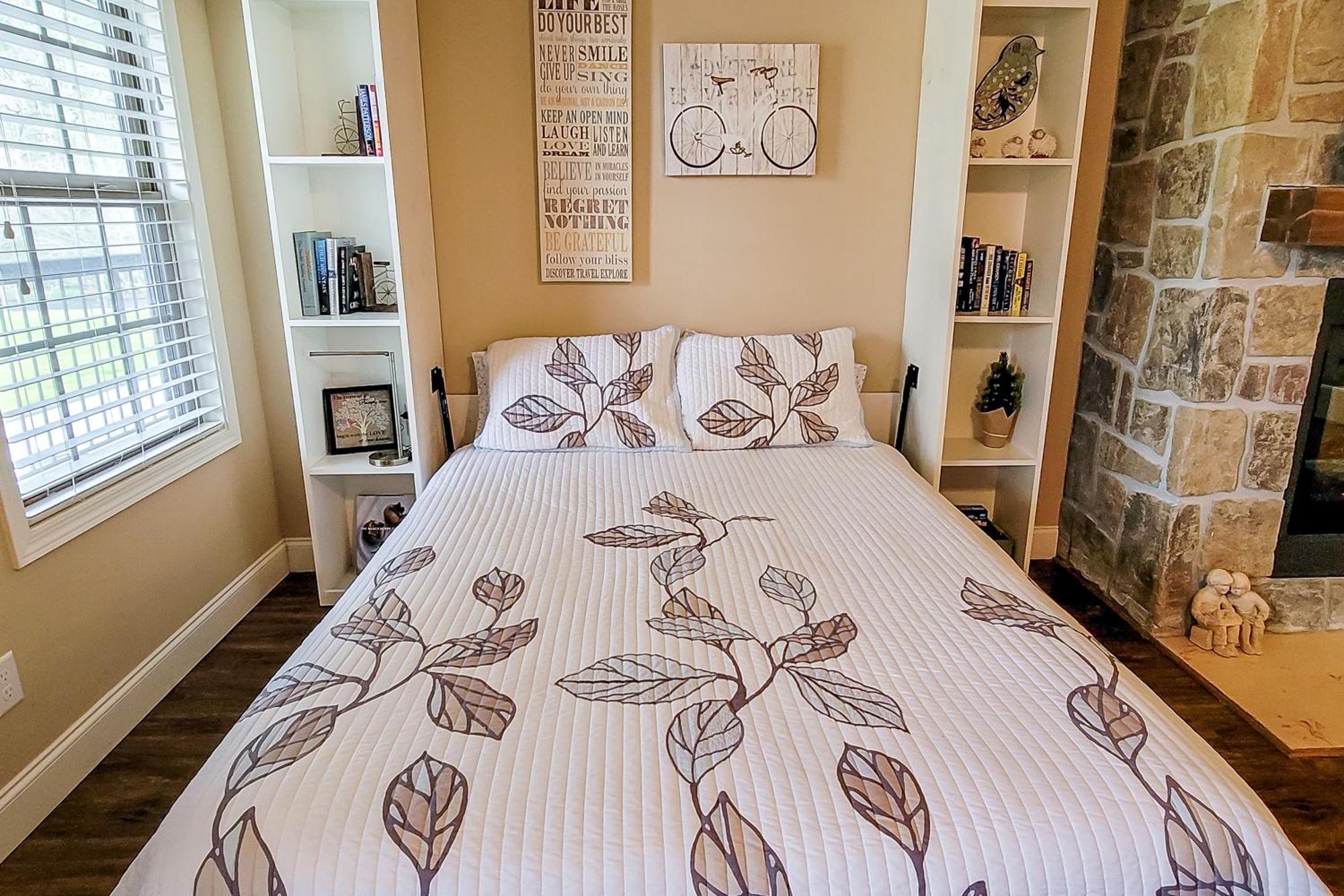 Little River Loft & Riverfront Gem タウンゼンド 部屋 写真